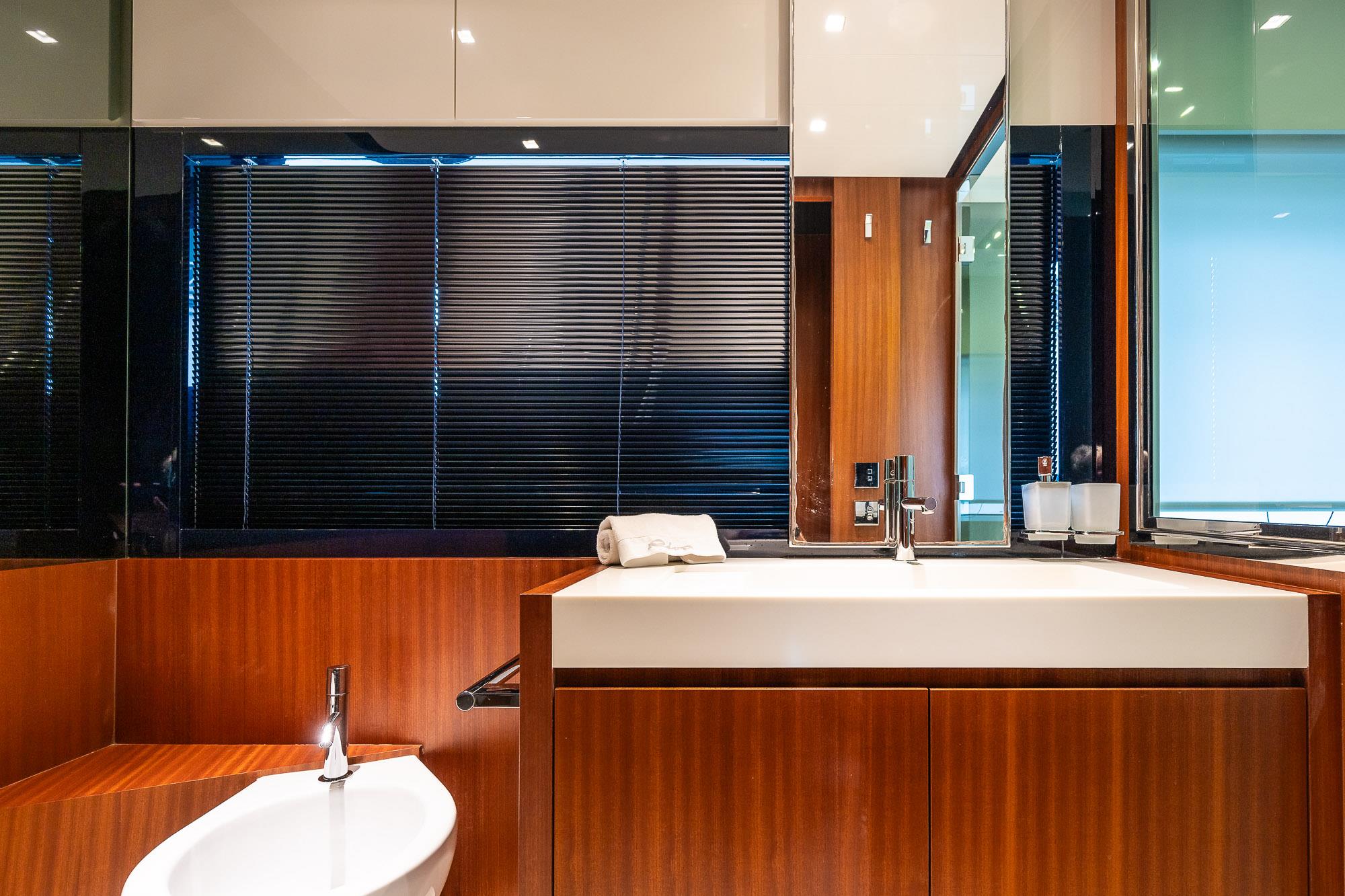 2019 RIVA 66' RIBELLE 